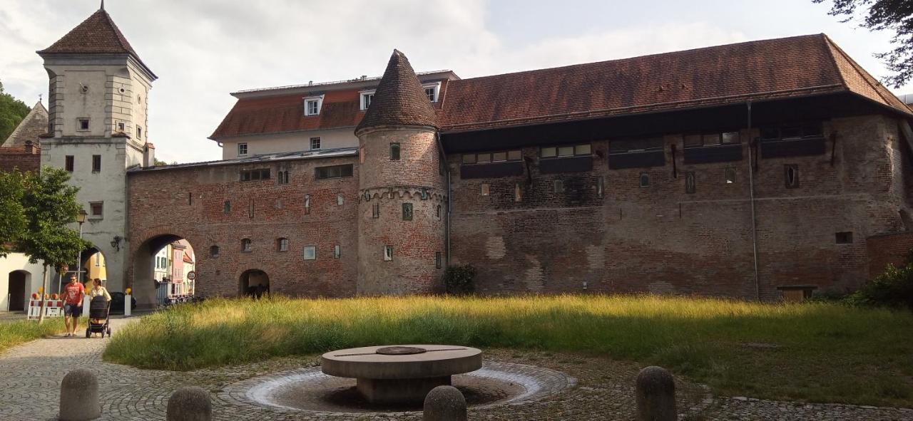 Grosses Zimmer Bad Küche Wohnzimmer Terasse Garten zentral ruhig Landsberg am Lech Exterior foto
