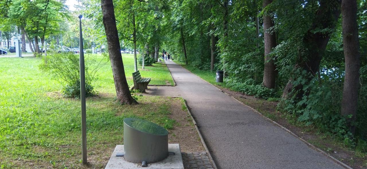 Grosses Zimmer Bad Küche Wohnzimmer Terasse Garten zentral ruhig Landsberg am Lech Exterior foto